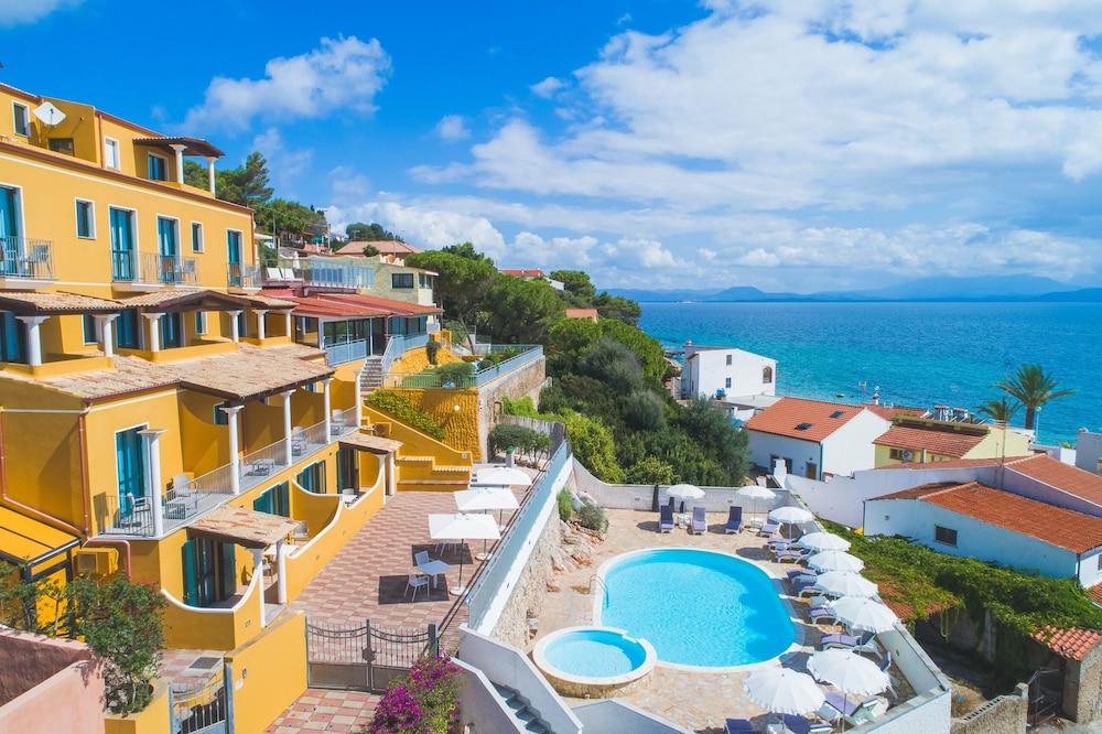 Lu' Hotel Maladroxia SantʼAntìoco Exterior foto